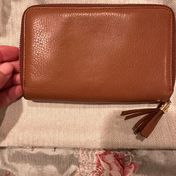 Gucci Brown Leather Zip Around Wallet with Tassel - Picture 8 of 11